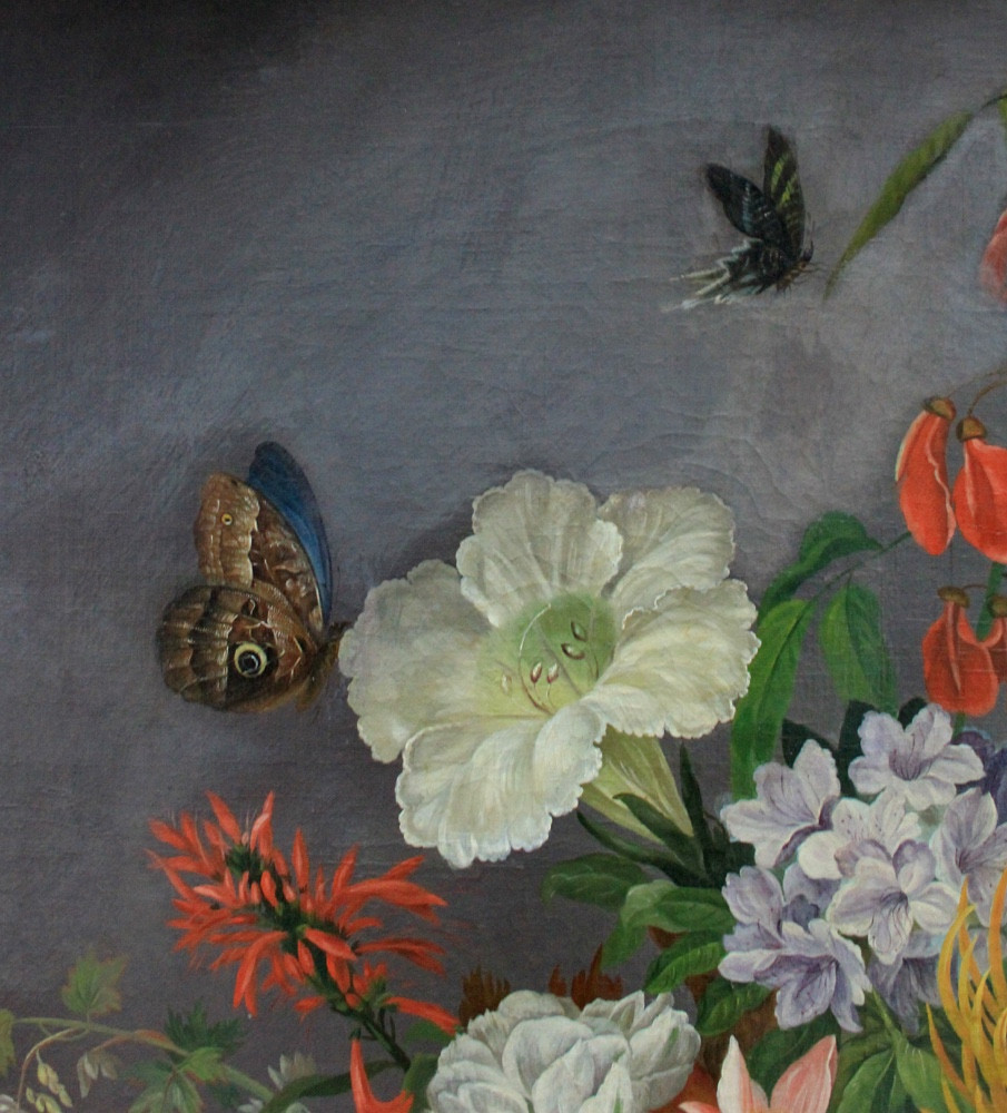 Magnifique nature morte classique avec fleurs, papillons, colibri et perroquet, début du XIXe s-photo-2