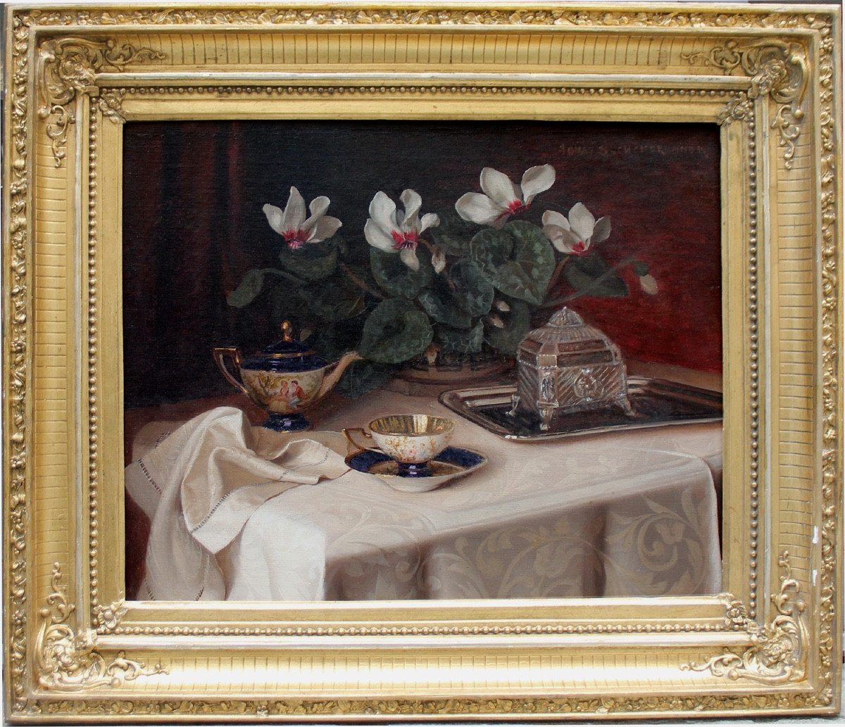 Nature morte au service à thé de Sèvres en fleurs par Ignaz Schönbrunner (né en 1871)