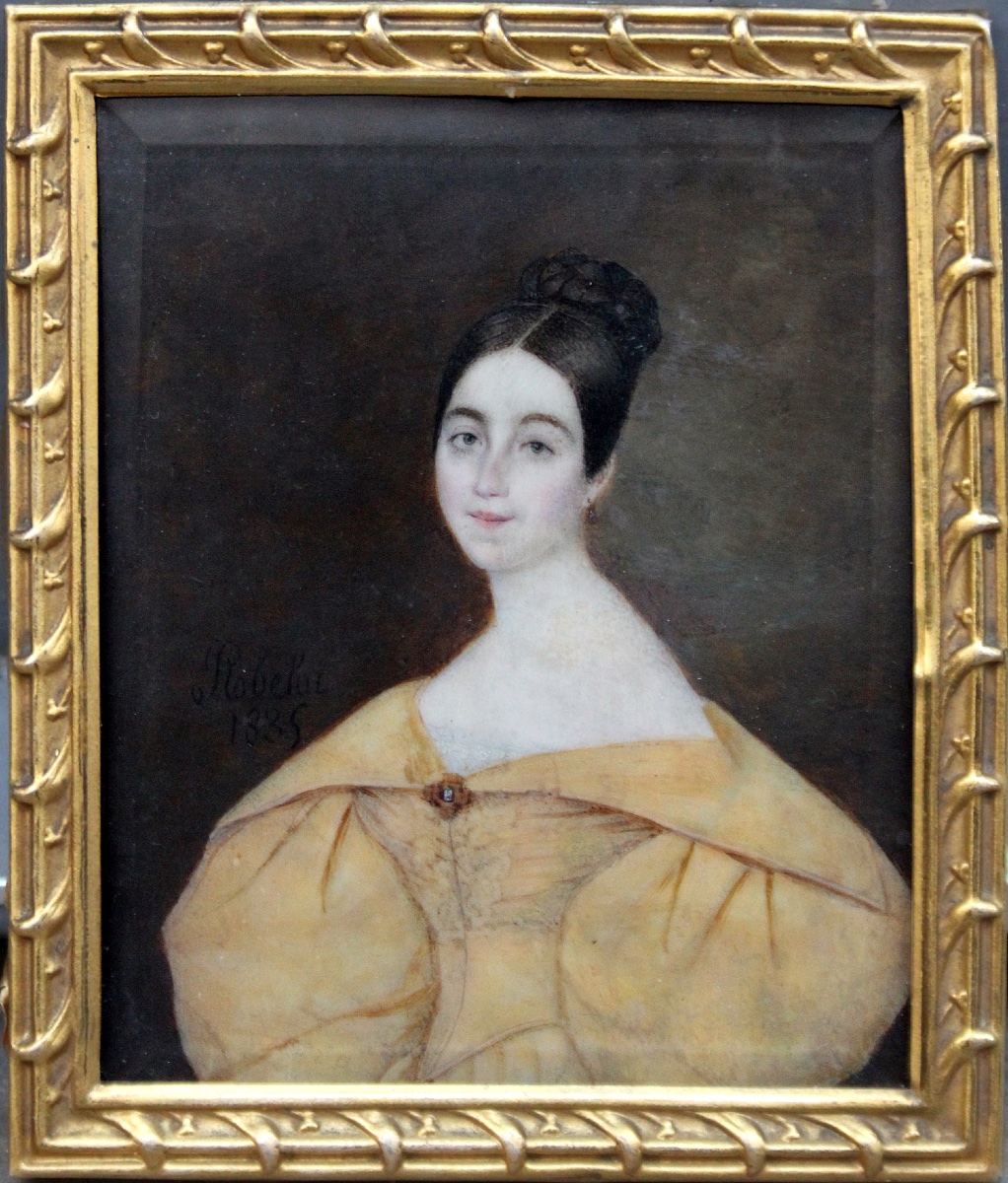 Miniature de portrait d'une jeune femme en robe jaune par J.P.  Robelot (Français, né en 1802)