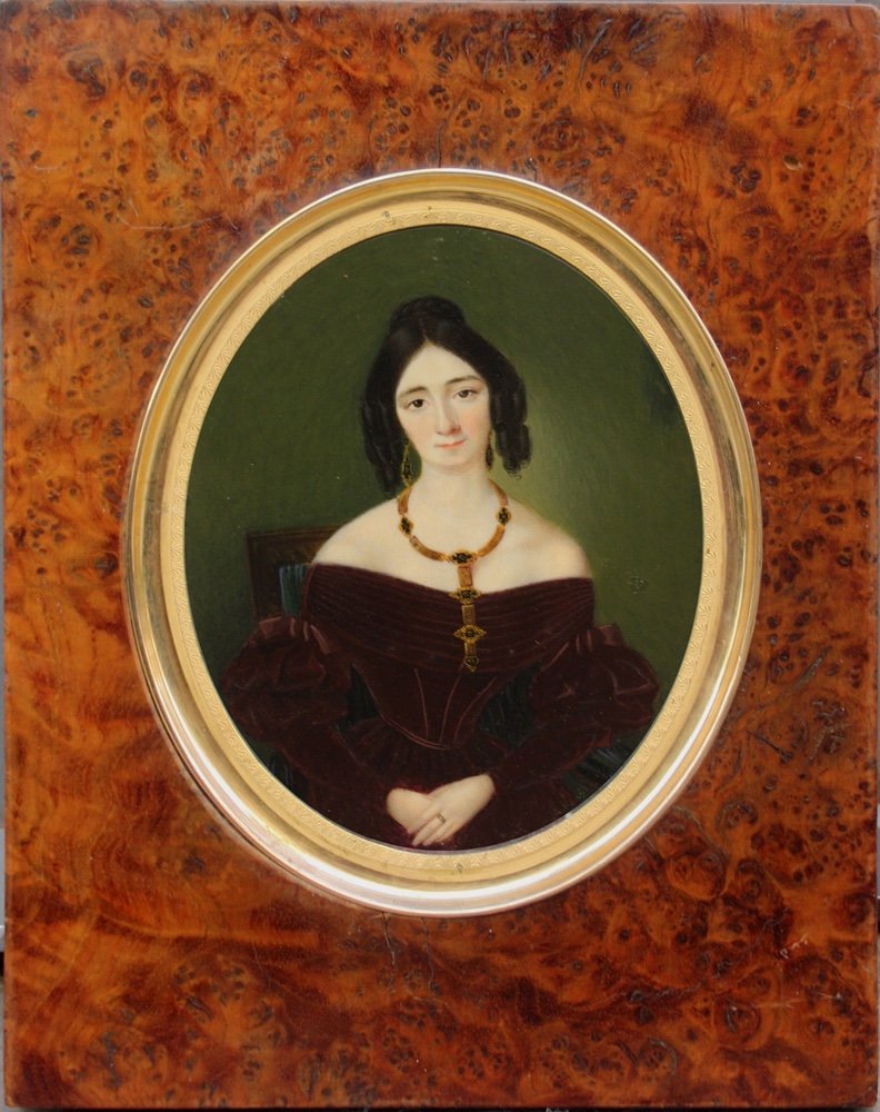 Miniature française sur ivoire, milieu du XIXe siècle Portrait d'une jeune femme