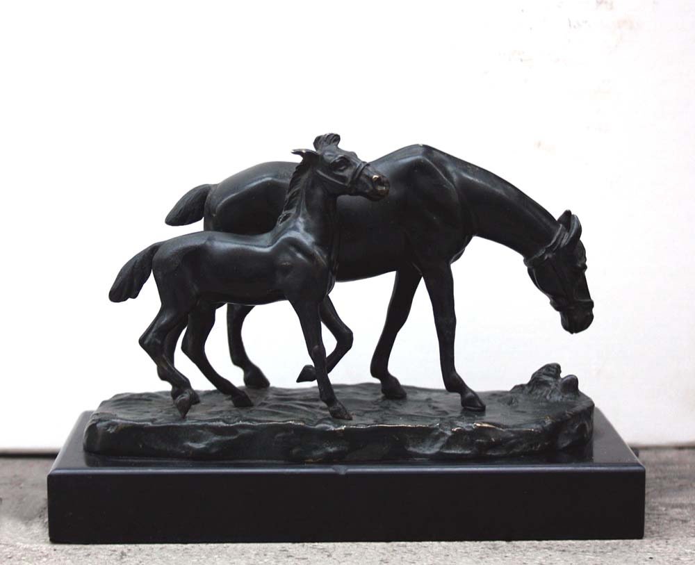 Cheval Avec Poulain, Sculpture en Bronze par A. Titze (autrichien, vers 1920)