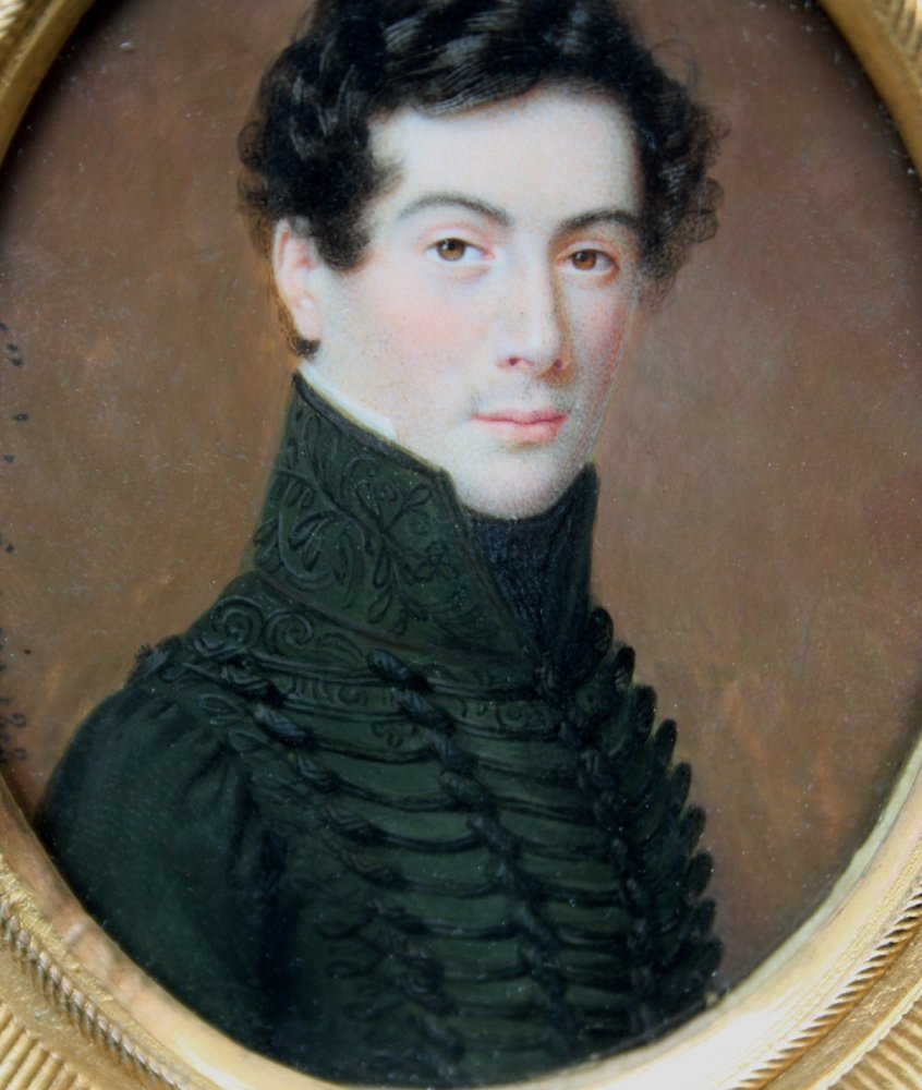 Eugénie Despois (1795 - Paris - 1827) Portrait miniature d'un jeune officier de hussard-photo-1