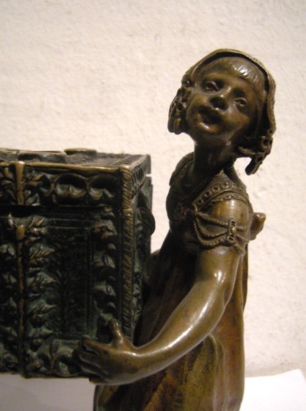 Vienna Art Nouveau Bronze, Early 20th Century  "two Little Girls With A Treasure Chest“-photo-4