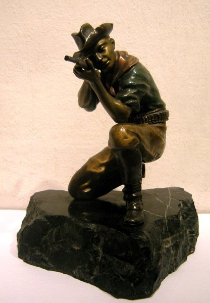 Carl Kauba ( 1865 - 1922) Antique Patinated And Cold Painted Bronze Figure Of A Kneeling Ranger-photo-2