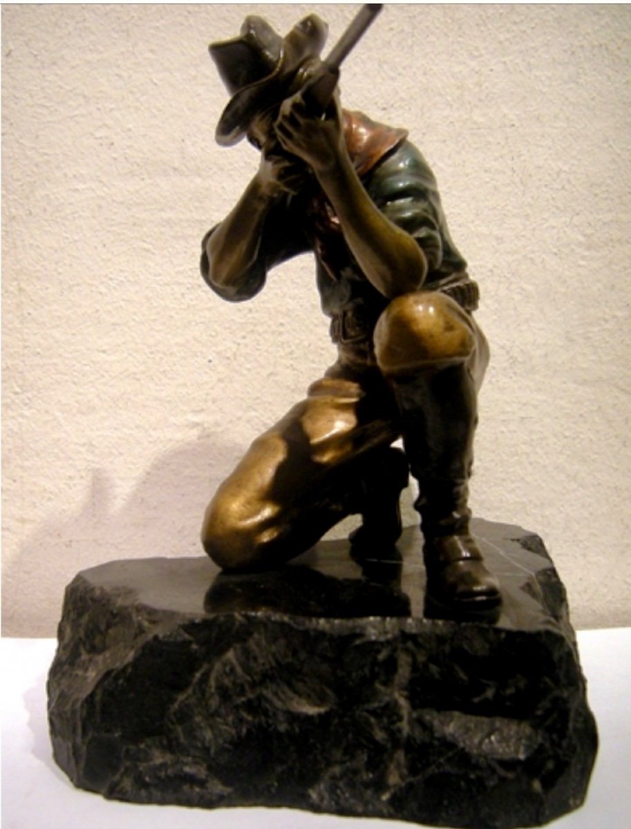 Carl Kauba ( 1865 - 1922) Antique Patinated And Cold Painted Bronze Figure Of A Kneeling Ranger-photo-3