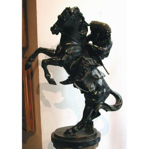 Grande Sculpture En Bronze : Guerrier Indien d'Amérique  Par Bruno Zach (autrichien1891 - 1945)