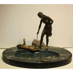 "Jouer avec la panthère", bronze de Vienne antique, bol pour cartes de visite
