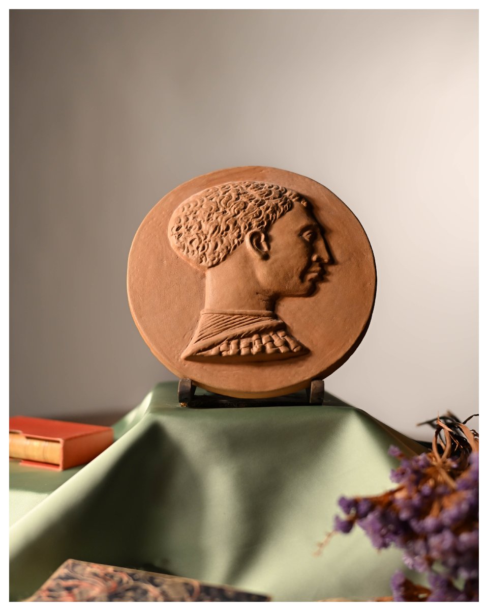 Pair Of Terracotta Medallions Depicting A Man And A Woman.-photo-2