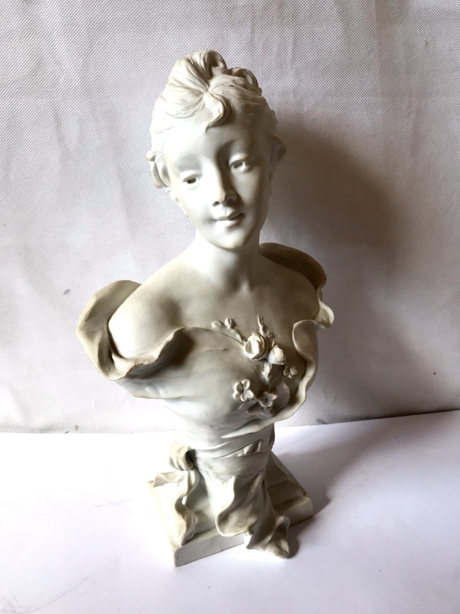 Buste De Jeune Fille De Sylvain Kinsburger En Biscuit 1855-1935
