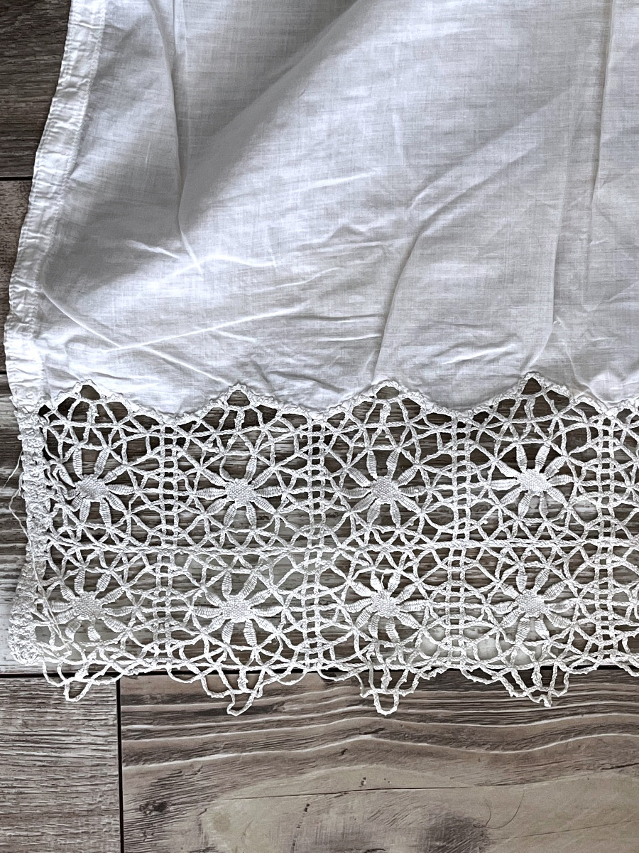 Rideau ancien en dentelle et motifs floraux ajourés fin du XIX eme-photo-5