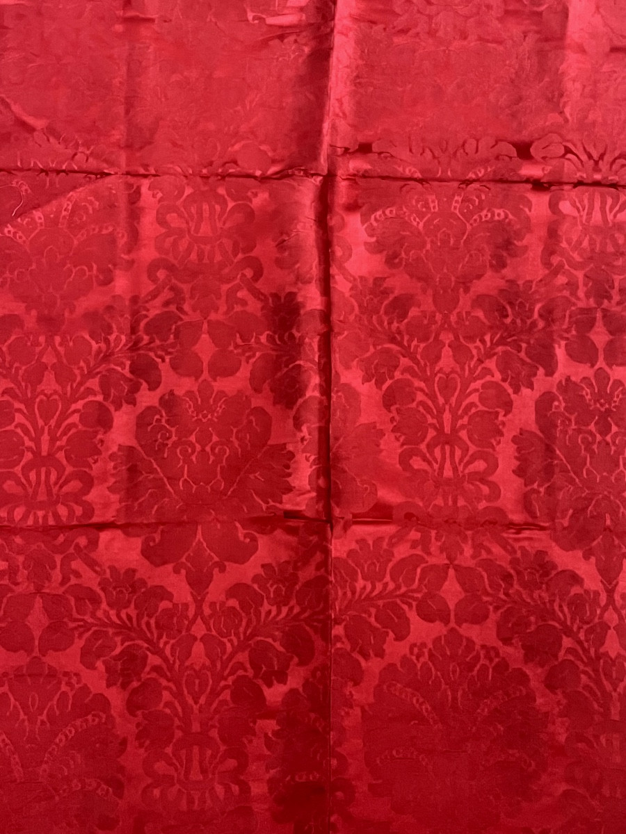 Tissu damasse de soie rouge foncé à motifs XIX eme