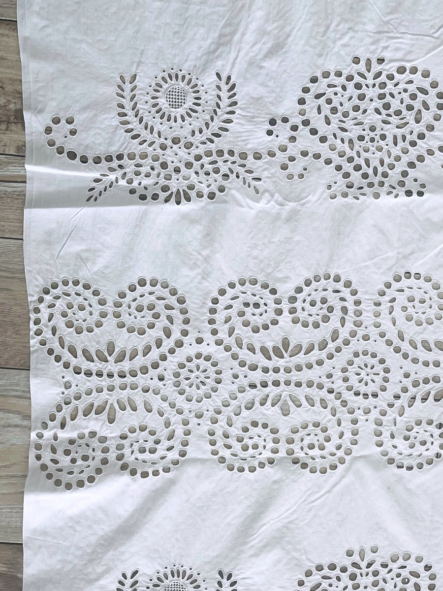 Rideau ancien de château en broderie ajourée vers 1900-photo-2