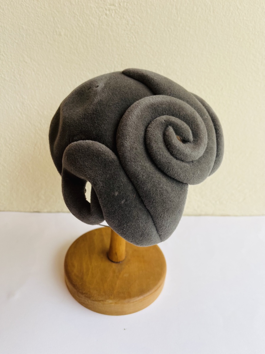 Vintage Floppy Hat With A Le Monnier Label From Rue Saint-honoré -photo-2