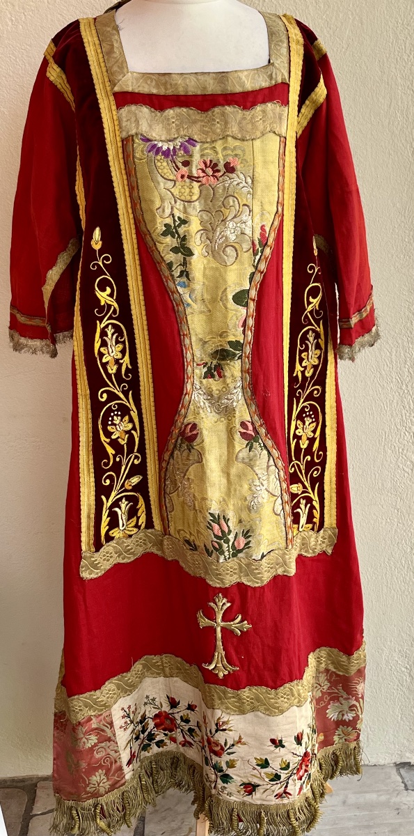 Liturgical Chasuble With Gold-thread Embroidery And Silk Damask, Early 19th Century