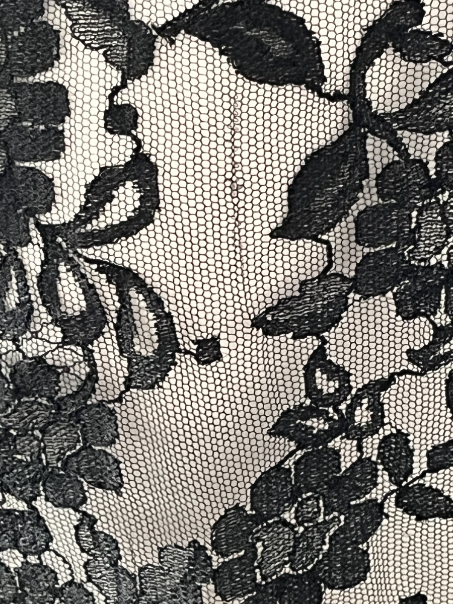 Antique Black Chantilly Lace Shawl From The 19th Century-photo-3