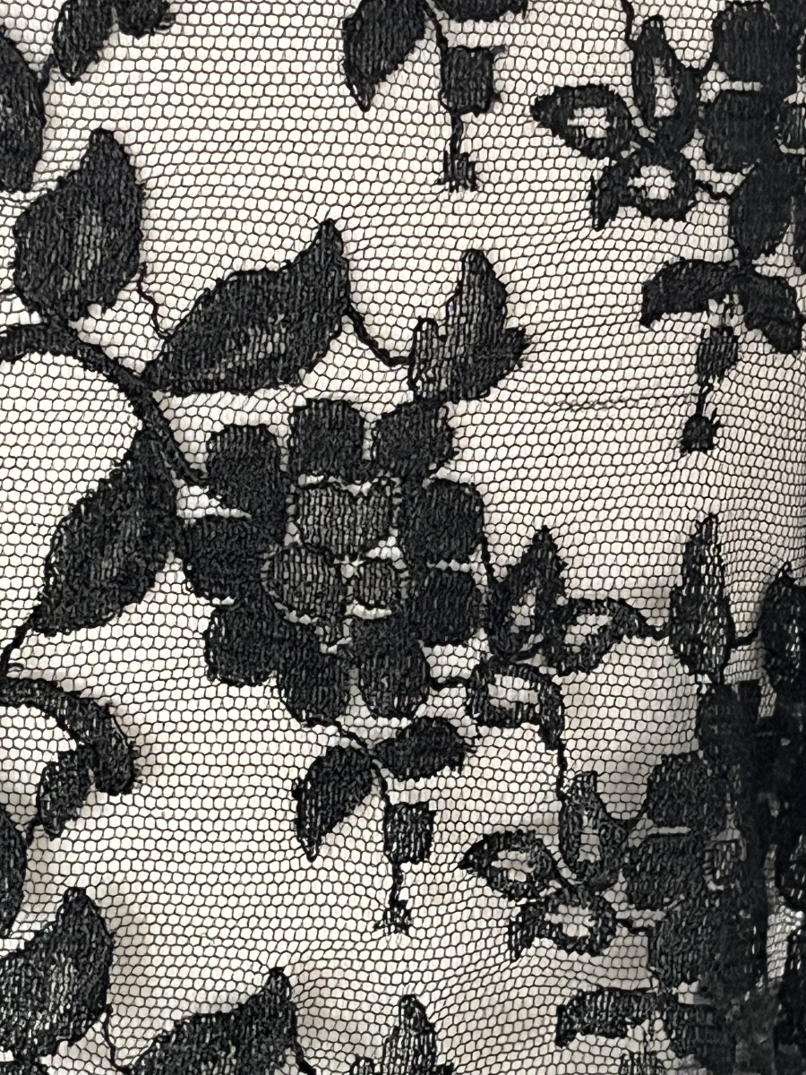 Antique Black Chantilly Lace Shawl From The 19th Century-photo-5