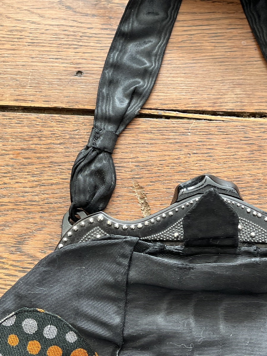 Art Deco Evening Bag Made Of Fabric And Black Bakelite With Iron Beads-photo-2