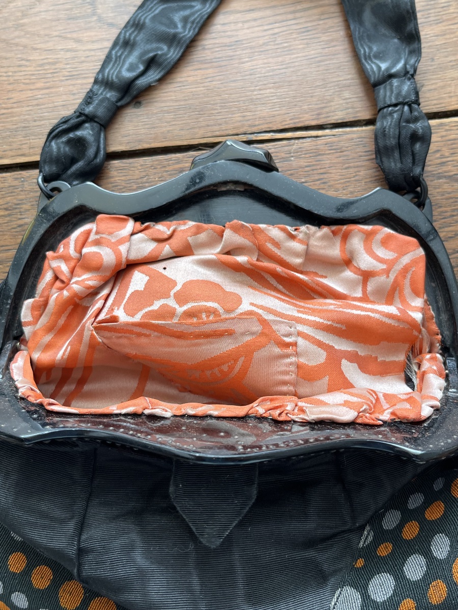 Art Deco Evening Bag Made Of Fabric And Black Bakelite With Iron Beads-photo-1