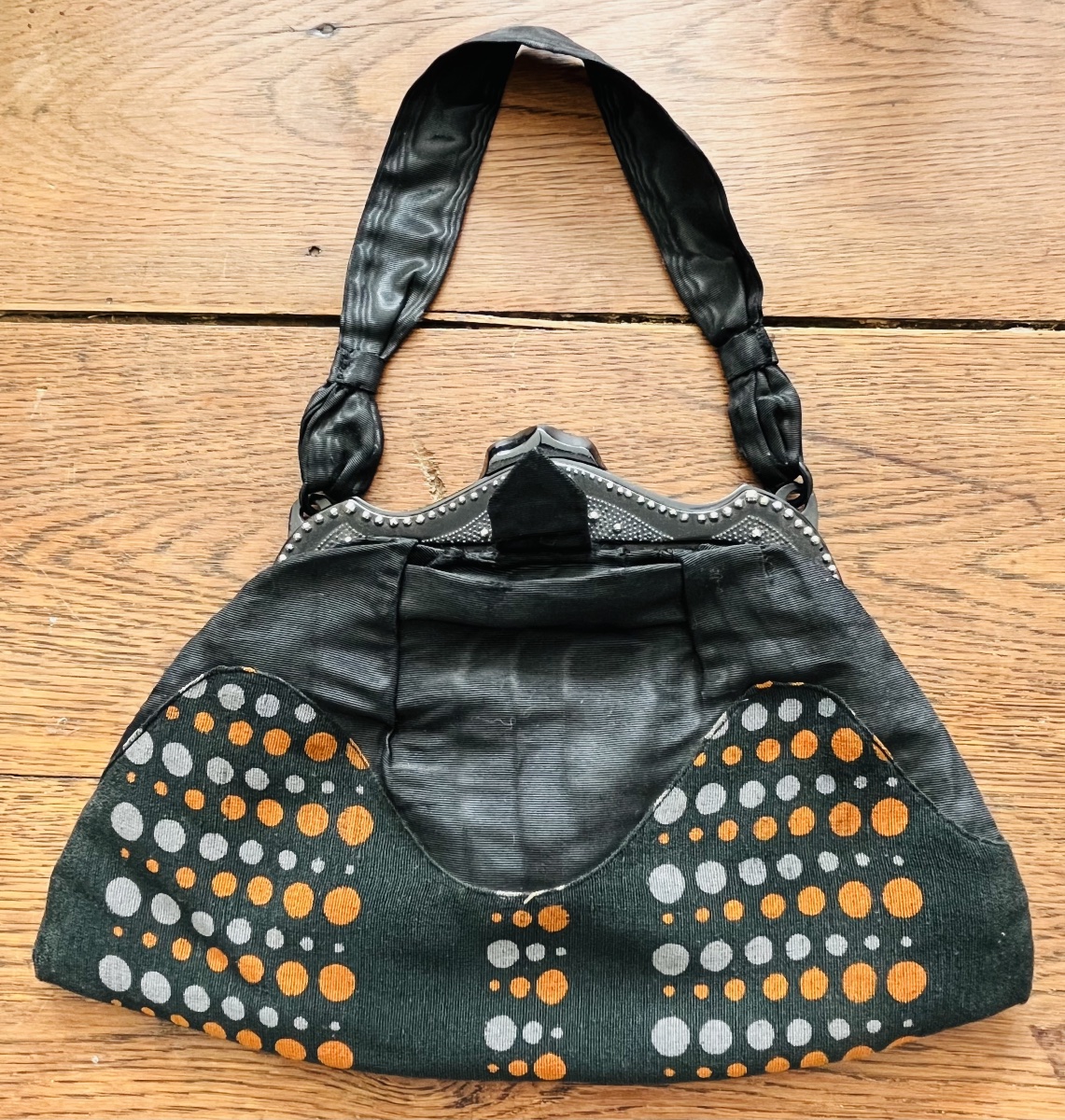 Art Deco Evening Bag Made Of Fabric And Black Bakelite With Iron Beads
