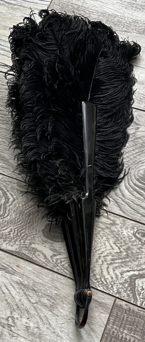 Éventail en plumes d autruches noires epoque fin XIX eme-photo-2