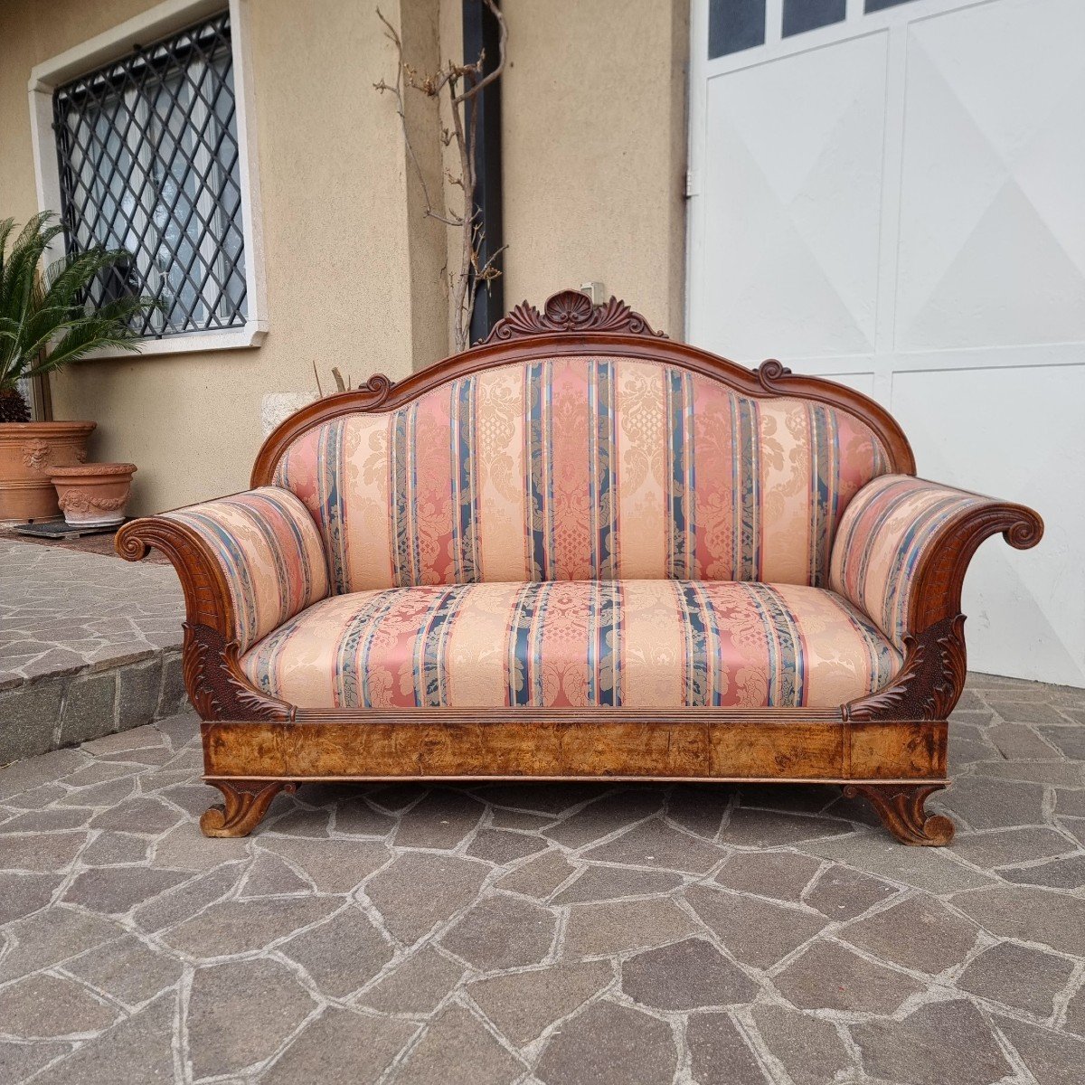 The Timeless Elegance Of An 19th-century Walnut Venetian Sofa