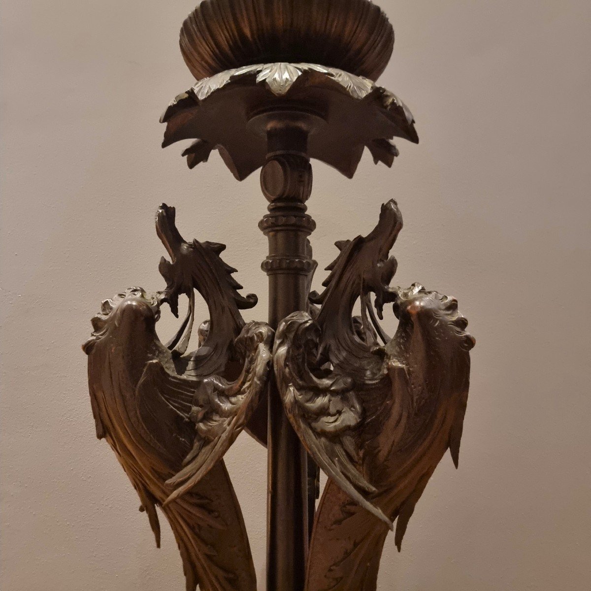 Table d'Ombre En Bois ébénisé Avec Dragons : Un Trésor Du 19ème Siècle-photo-1