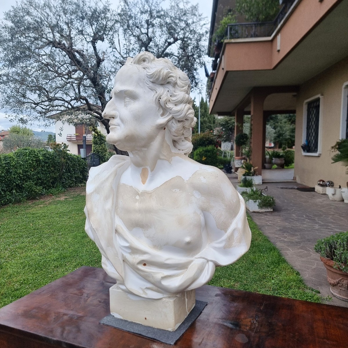 Virile Male Bust In 1800s Plaster – High Quality And Timeless Power-photo-1