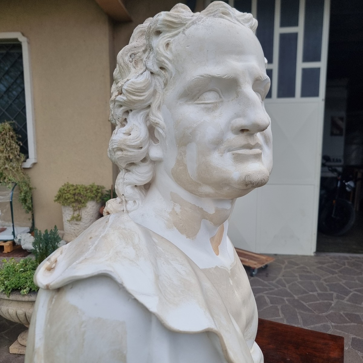 Virile Male Bust In 1800s Plaster – High Quality And Timeless Power-photo-4