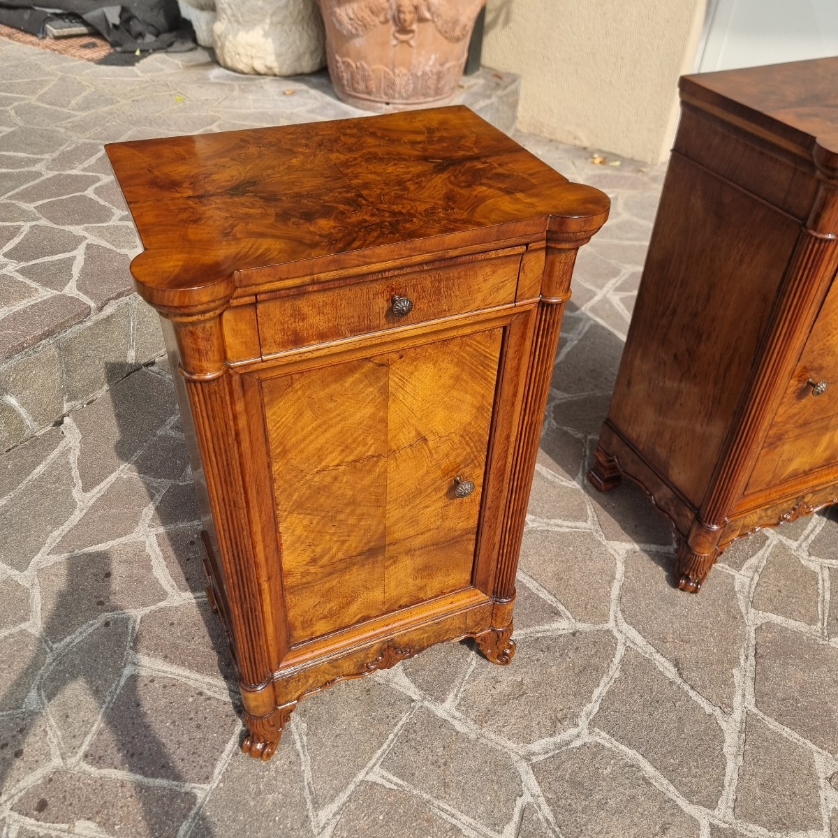 Paire de chevets en noyer flammé Charles X 1820-photo-4