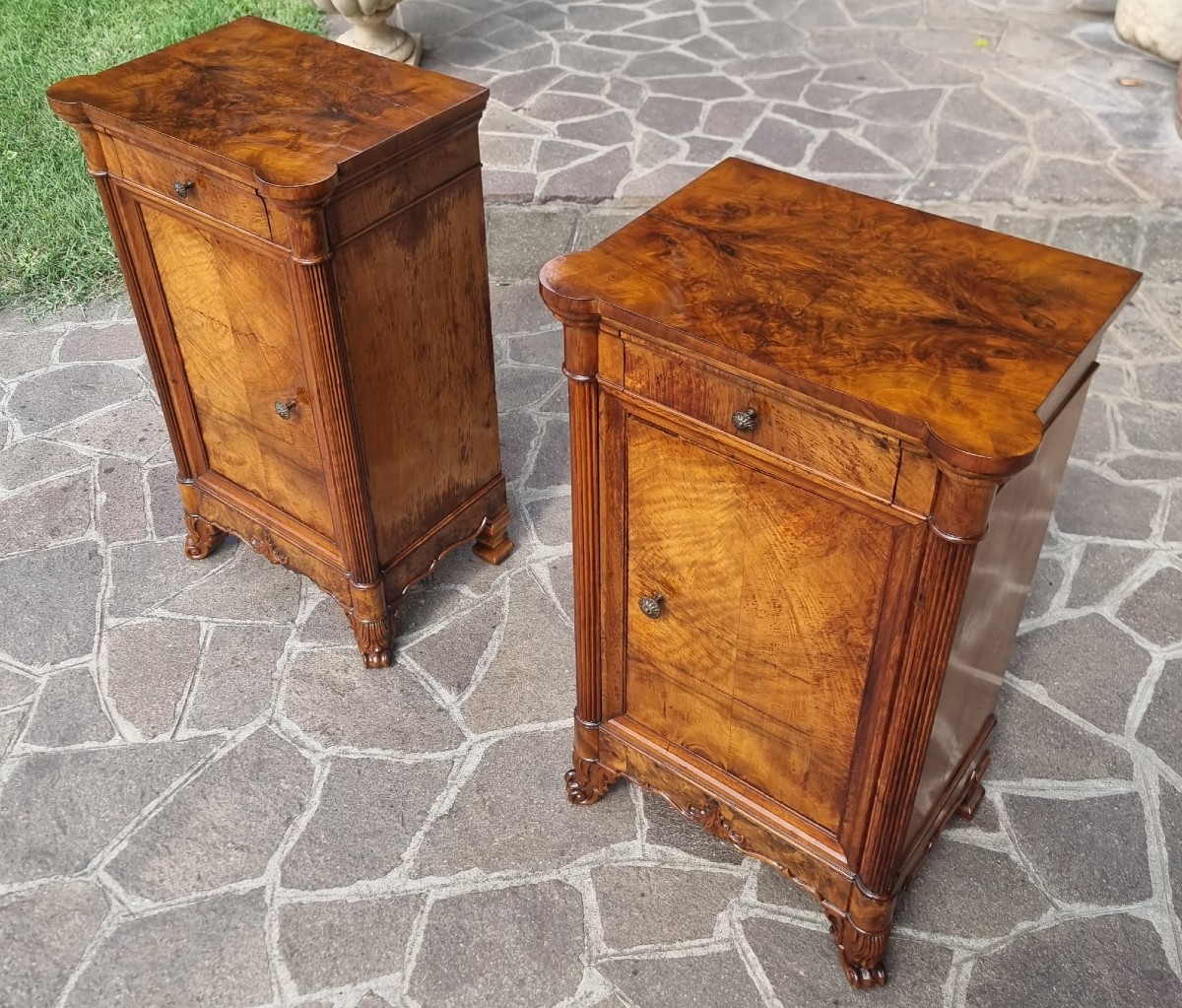 Paire de chevets en noyer flammé Charles X 1820-photo-8