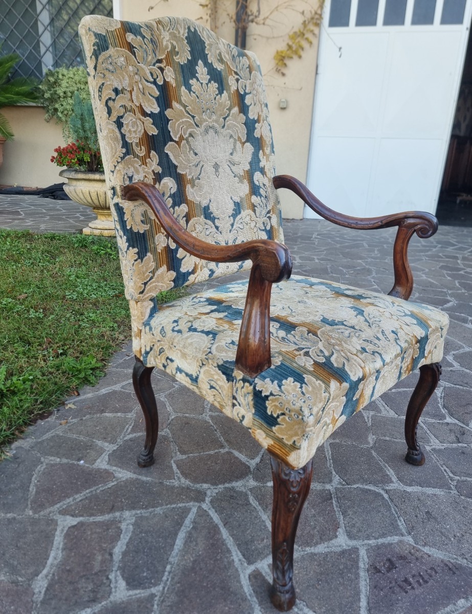 18th-century Walnut Armchair – Venice-photo-1
