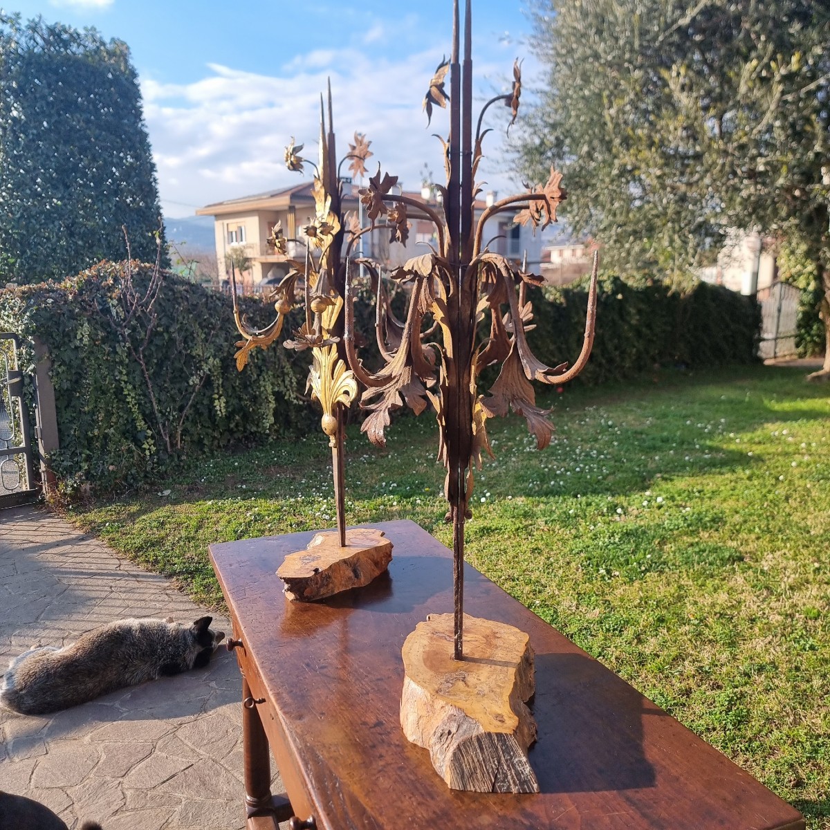 Paire de candélabres du XIXe siècle en tôle dorée-photo-7