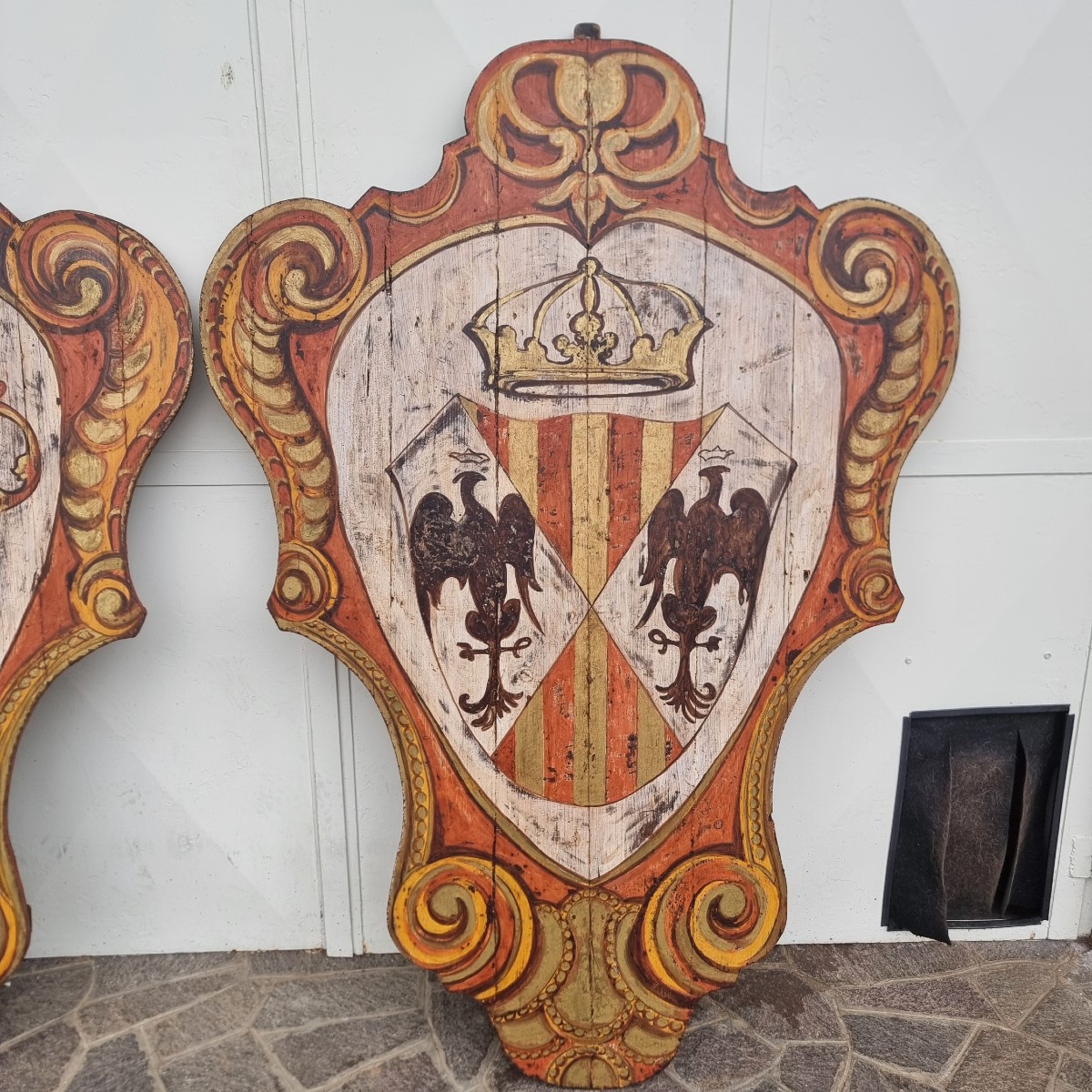 Pair Of Painted Noble Wooden Shields From The 20th Century-photo-2