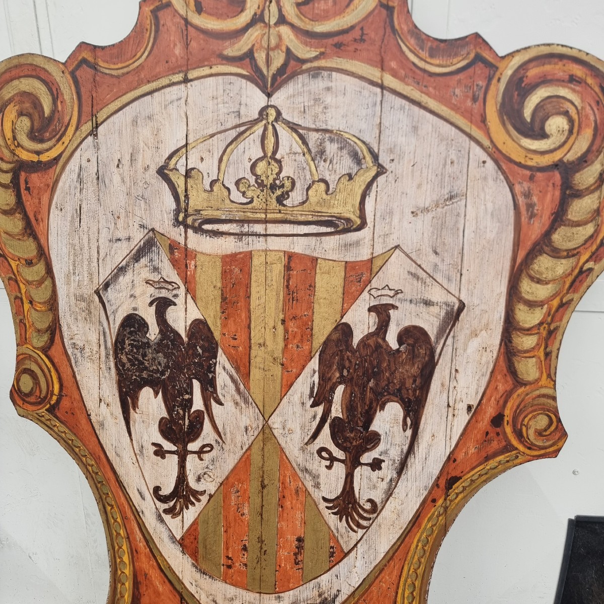 Pair Of Painted Noble Wooden Shields From The 20th Century-photo-3