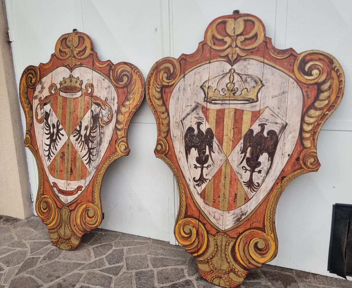 Pair Of Painted Noble Wooden Shields From The 20th Century-photo-4