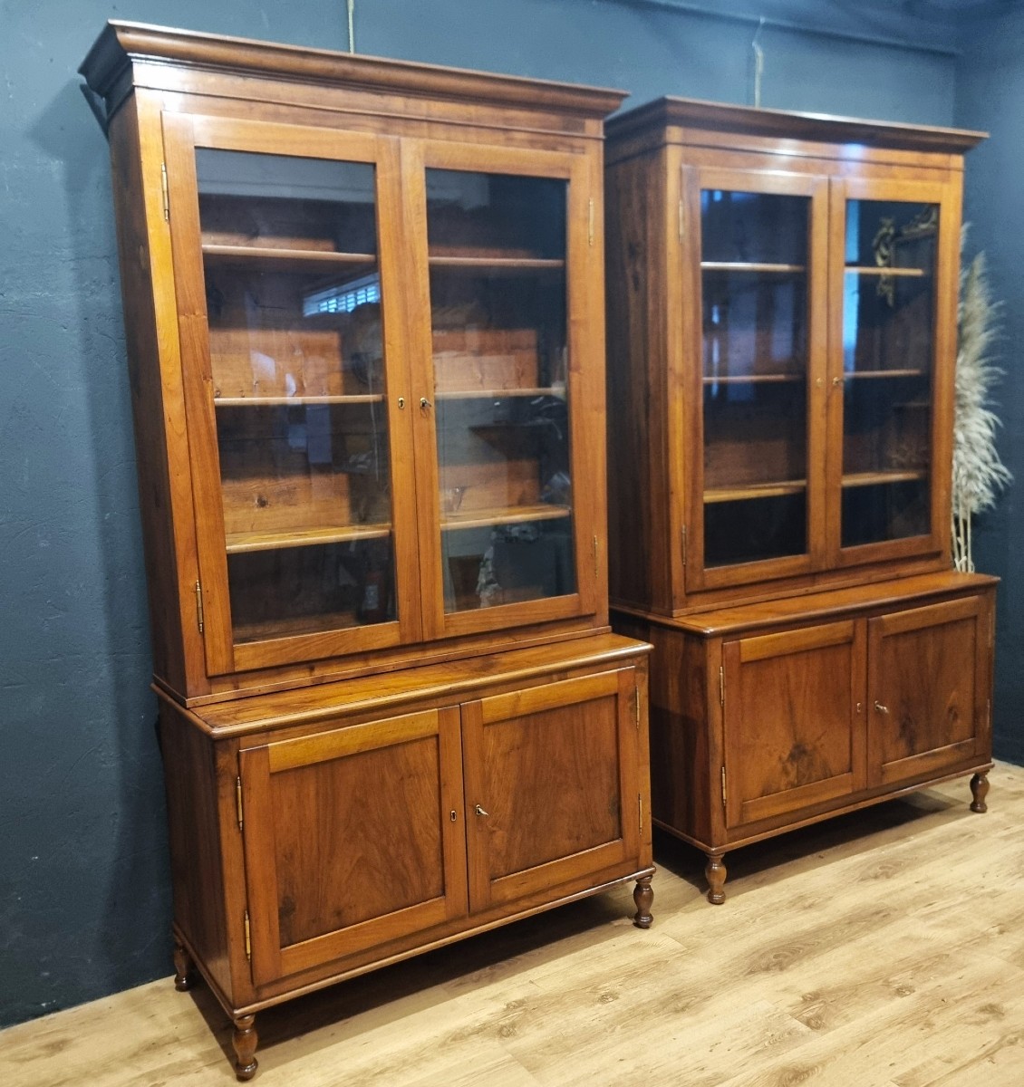 Pair Of High-quality 1840 Empire-style Walnut Bookcases-photo-3