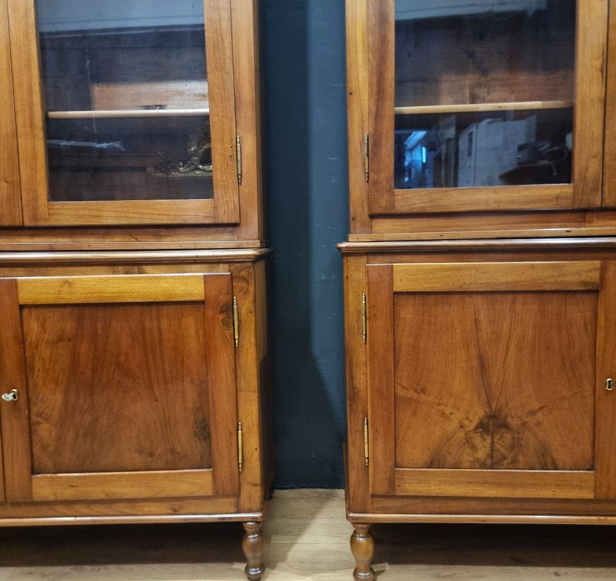 Pair Of High-quality 1840 Empire-style Walnut Bookcases-photo-4