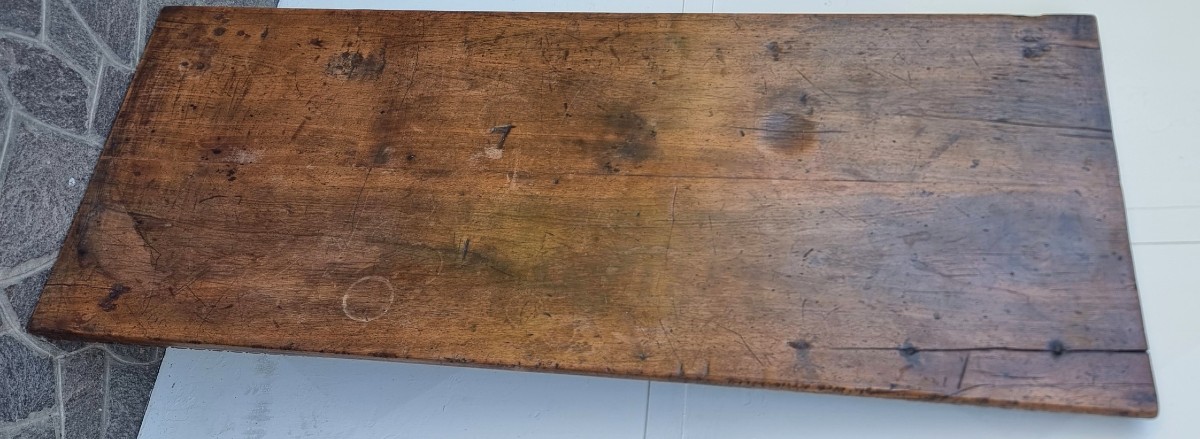 Table basse avec plateau en noyer du XVIIe siècle et bases en fer forgé-photo-4