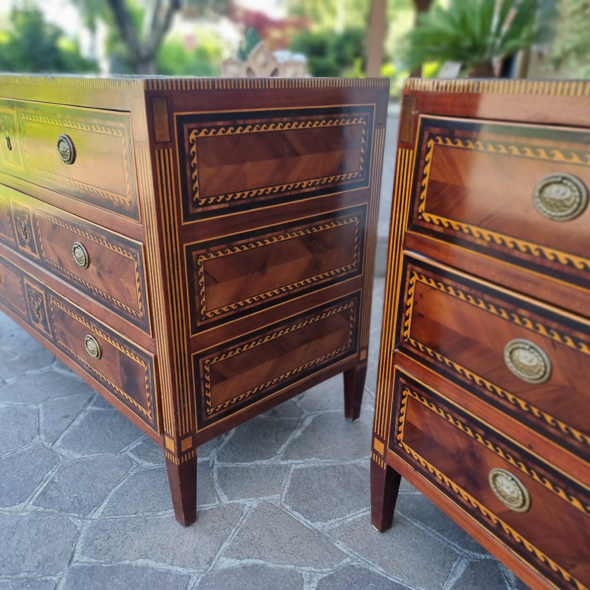 Paire de commodes du XVIIIe siècle Directoire Napolitain noyer érable amarante et bois de rose-photo-6