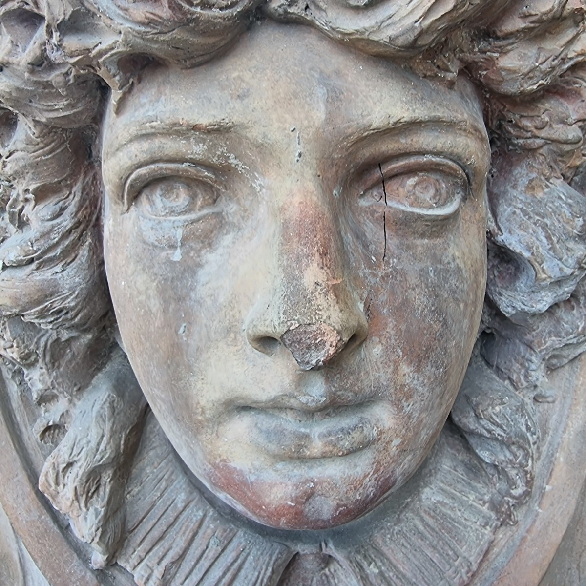 Mascherone aristocratique en terre cuite du XIXe siècle d'un ancien palais milanais-photo-3