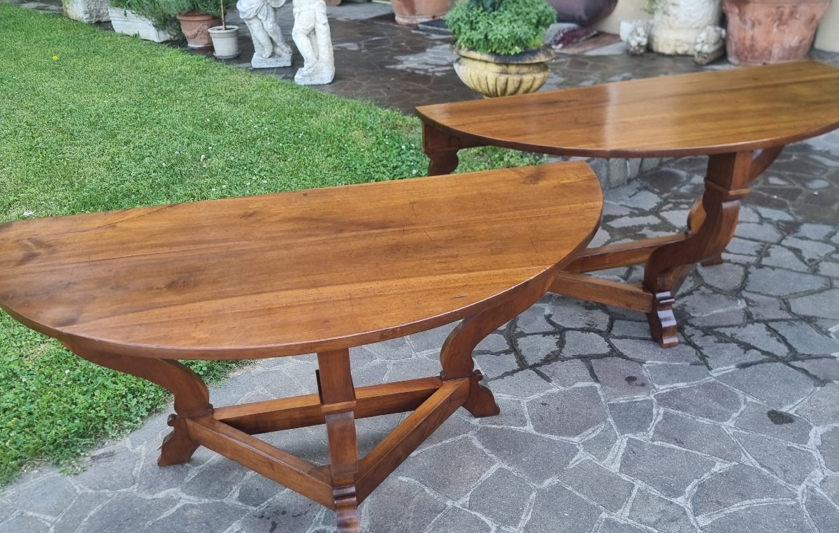Pair Of 18th-century Tuscan Side Tables In Walnut-photo-1