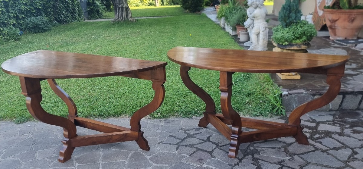 Pair Of 18th-century Tuscan Side Tables In Walnut-photo-3