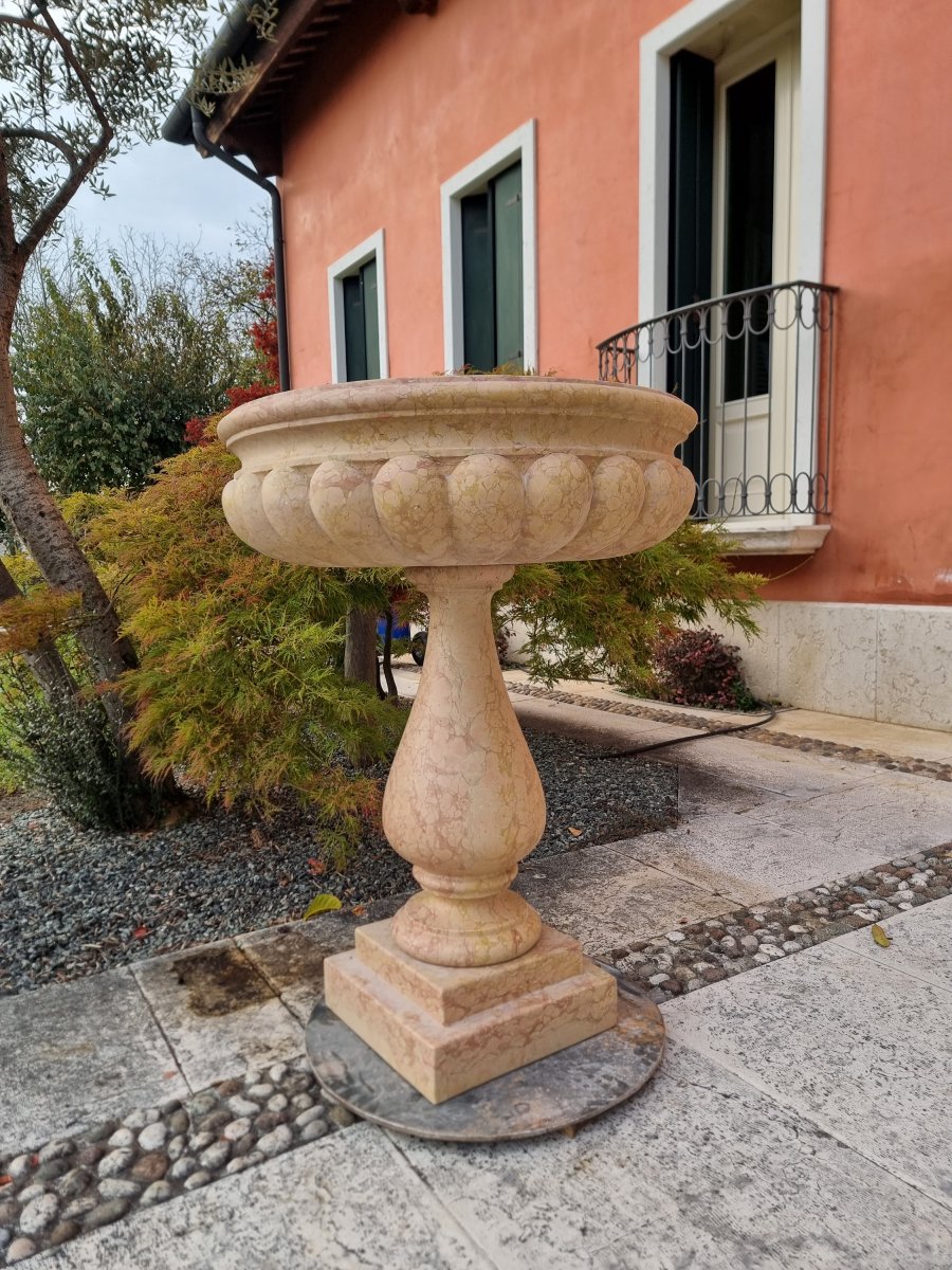 Paire d’bénitiers du XXe siècle en marbre rose de Vérone-photo-2