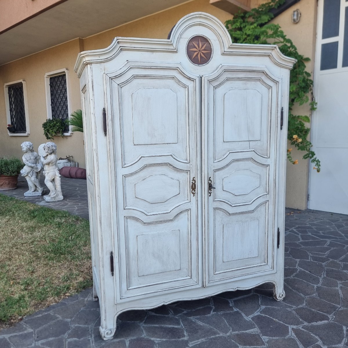 Armoire en noyer laqué du XIXe siècle provençal-photo-2