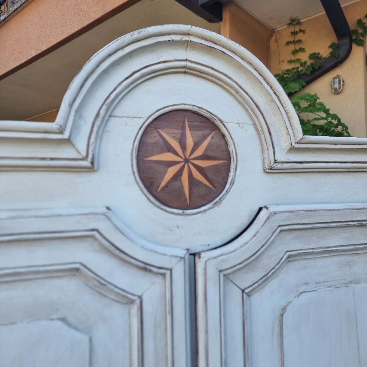 Armoire en noyer laqué du XIXe siècle provençal-photo-3