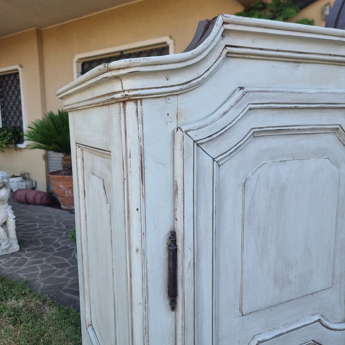 Armoire en noyer laqué du XIXe siècle provençal-photo-1