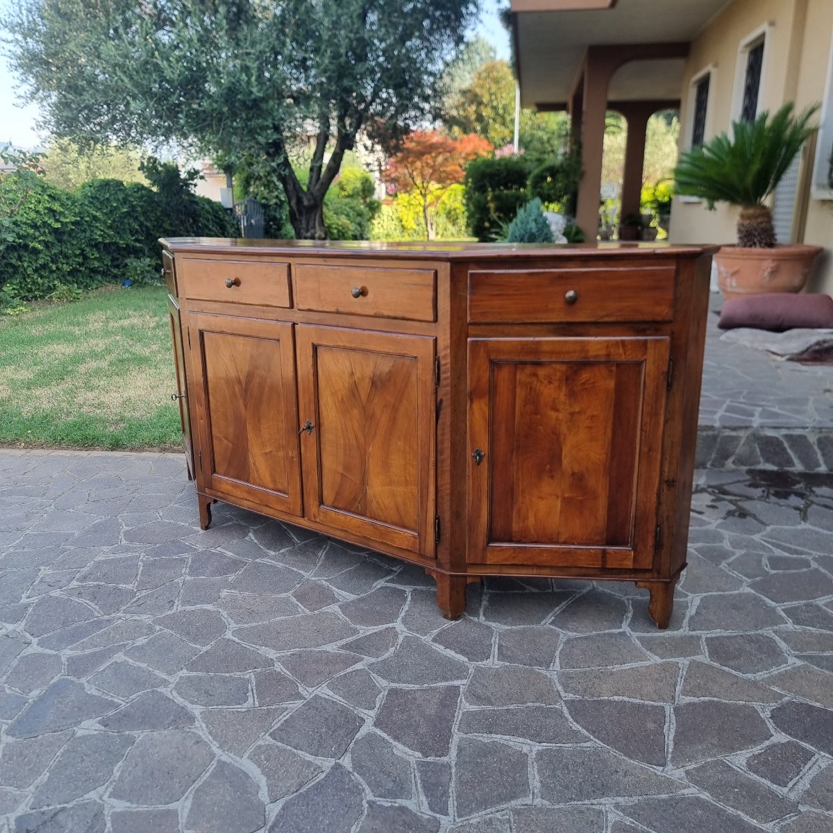 Venetian Walnut Corner Sideboard, 800-photo-2