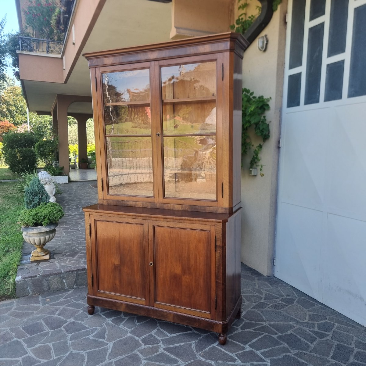 19th-century Venetian Walnut Display Bookcase-photo-2