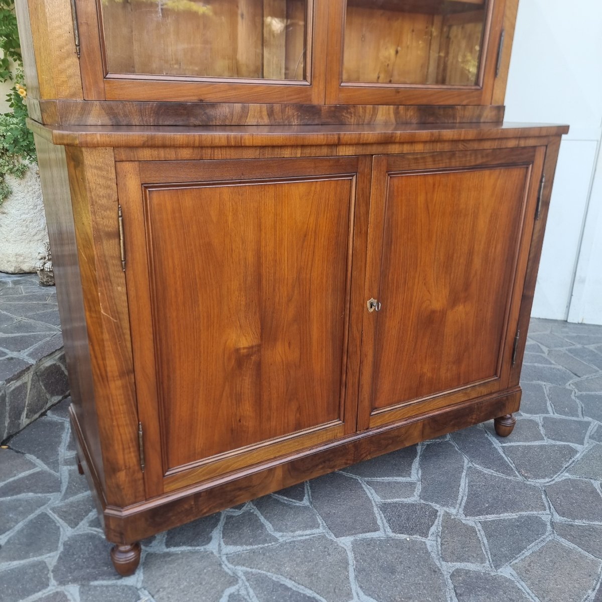 19th-century Venetian Walnut Display Bookcase-photo-3