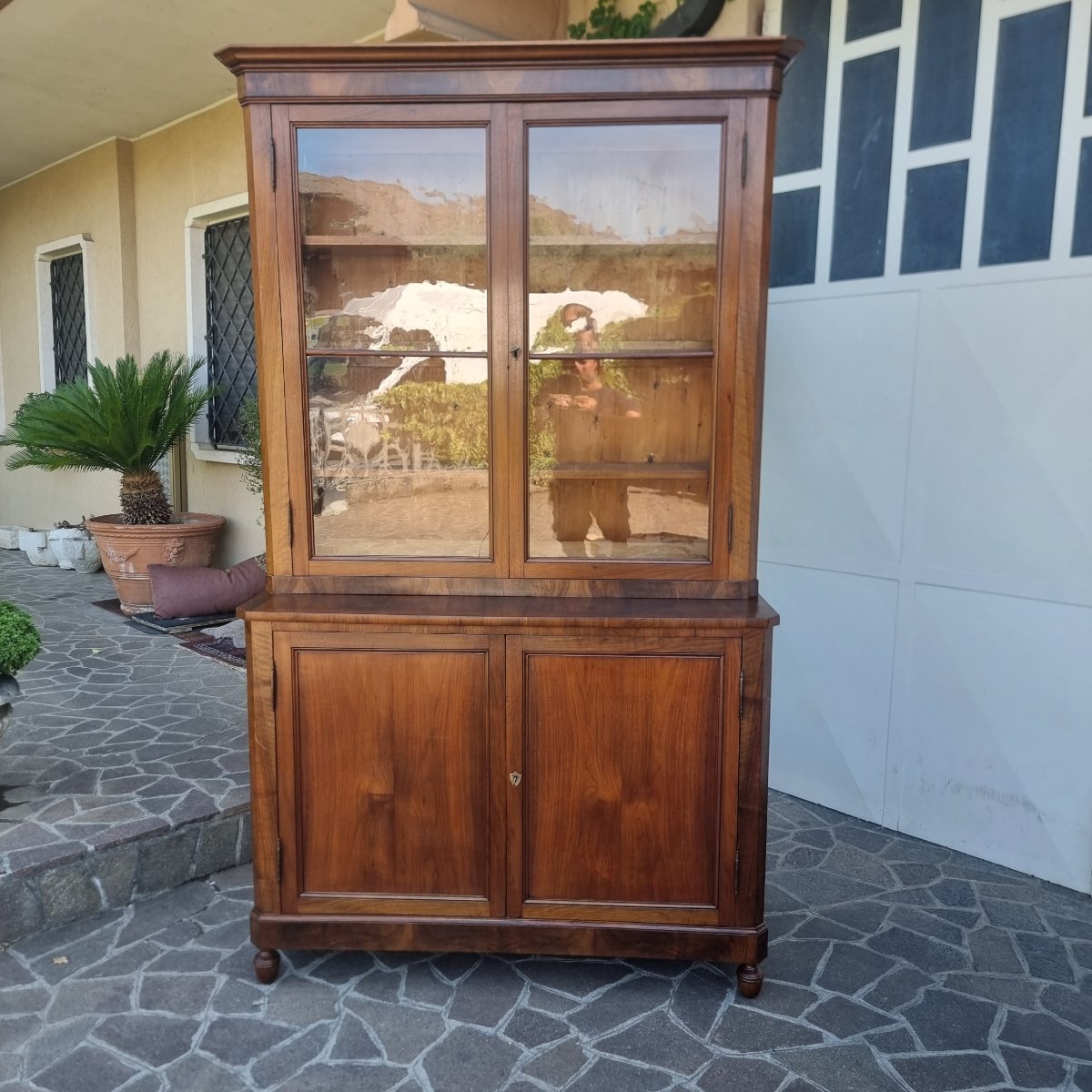 19th-century Venetian Walnut Display Bookcase